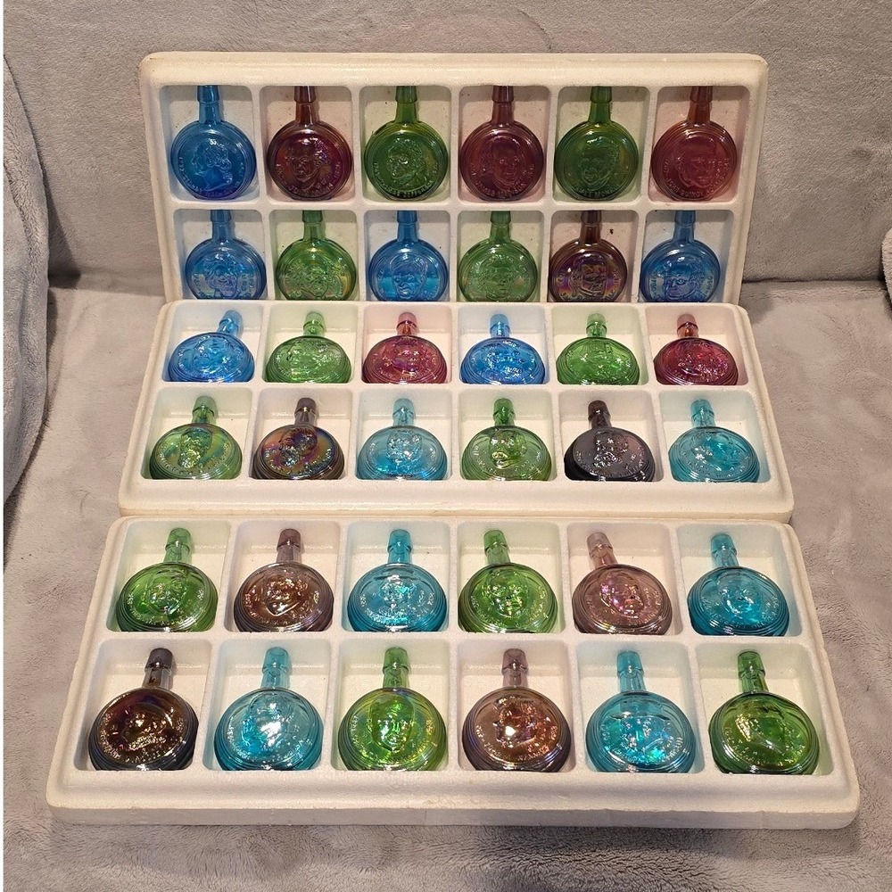Vintage‎ Wheaton Nuline Presidents US Mini Decanter Set Iridescent Glass 36pc